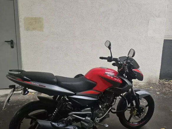 2022 Bajaj Pulsar 125, красный, 127000 рублей - вид 3
