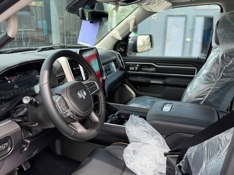 2025 Ram 1500 Crew Cab V Рестайлинг, чёрный, 12000000 рублей, вид 5