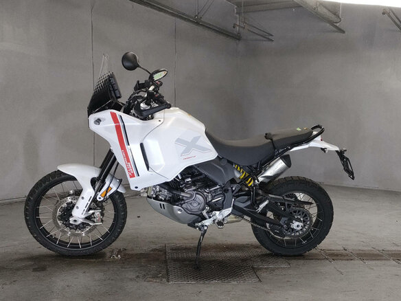 2022 Ducati DesertX, белый, 1350000 рублей - вид 1