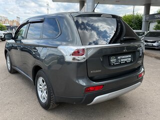 2014 Mitsubishi Outlander III, серый, 1375000 рублей, вид 4