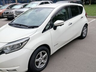2017 Nissan Note e-Power II Рестайлинг, белый, 999999 рублей, вид 4