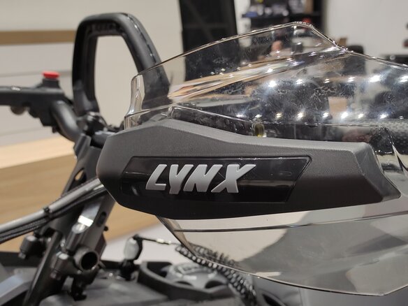 2026 BRP Lynx Brutal RE 900, чёрный, 3240000 рублей - вид 8