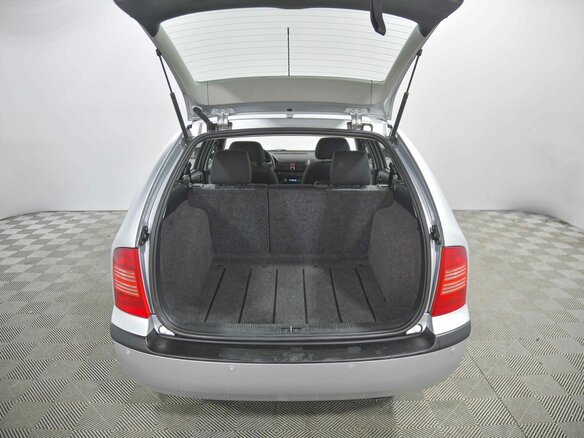 2007 Skoda Octavia I (A4) Рестайлинг, серебристый, 400000 рублей - вид 11
