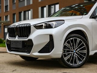 2026 BMW X1 Long 25Li xDrive III (U11/U12), белый, 5750000 рублей, вид 3
