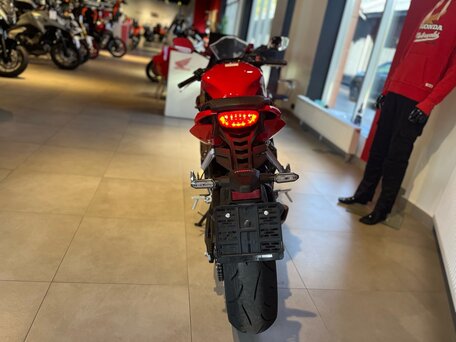 2024 Honda CBR 650R, красный, 1280000 рублей, вид 5