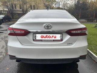 2022 Toyota Camry VIII (XV70) Рестайлинг, белый, 3300000 рублей, вид 5