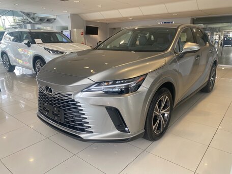 Lexus RX V