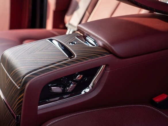 2021 Rolls-Royce Cullinan I (Series I), чёрный, 38000000 рублей - вид 17