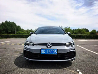 2023 Volkswagen Golf VIII, серый, 2500000 рублей, вид 2