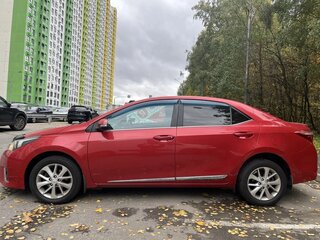 2013 Toyota Corolla XI (E160, E170, E180), красный, 1370000 рублей, вид 3