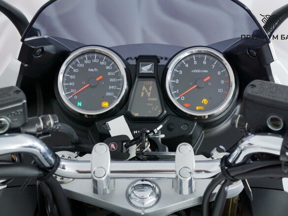 2025 Honda CB 1300, белый, 1799000 рублей - вид 11
