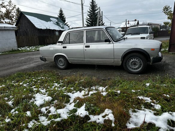 2010 Lada (ВАЗ) 2107, серый, 200000 рублей - вид 1