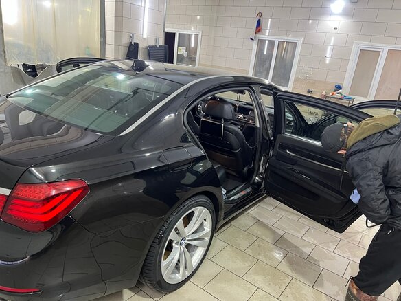 2013 BMW 7 серии Long 740Li xDrive V (F01/F02/F04) Рестайлинг, чёрный, 2500000 рублей - вид 23