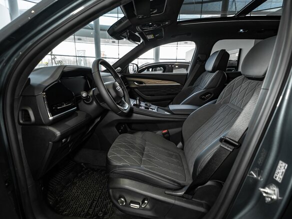 2026 Geely Monjaro I Рестайлинг, серый, 5285912 рублей - вид 8