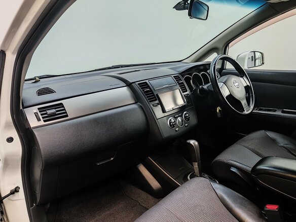 2006 Nissan Tiida I, белый, 480000 рублей - вид 12