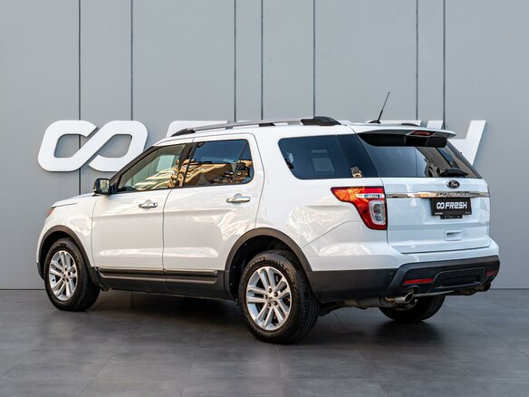 2013 Ford Explorer V, белый, 1580000 рублей - вид 1