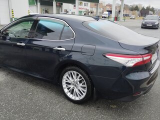 2018 Toyota Camry VIII (XV70), синий, 2750000 рублей, вид 3
