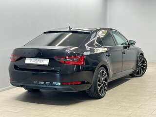 2017 Skoda Superb III, чёрный, 1878000 рублей, вид 5