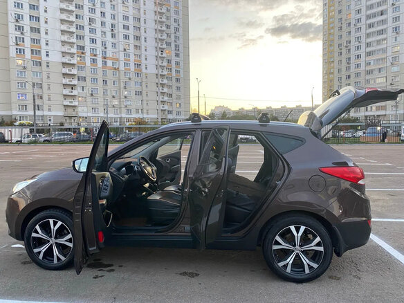 2013 Hyundai ix35 I Рестайлинг, коричневый, 1300000 рублей - вид 8