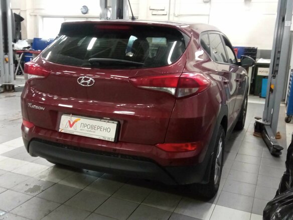 2016 Hyundai Tucson III, красный, 1850000 рублей - вид 2