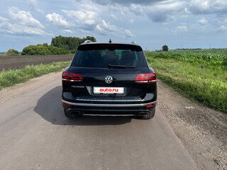2017 Volkswagen Touareg II Рестайлинг, чёрный, 3900000 рублей, вид 5