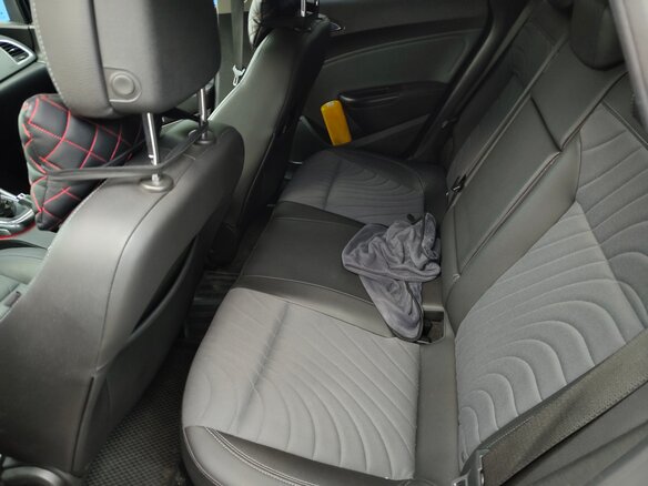 2013 Opel Astra J Рестайлинг, чёрный, 660000 рублей - вид 7