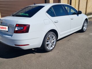 2019 Skoda Octavia III (A7) Рестайлинг, белый, 2100000 рублей, вид 5