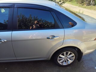 2009 Ford Focus II Рестайлинг, серебристый, 560000 рублей, вид 5