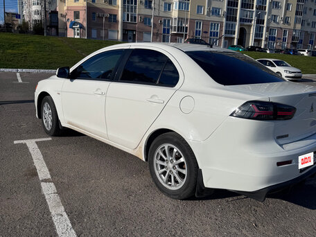 2012 Mitsubishi Lancer X Рестайлинг, белый, 760000 рублей, вид 2