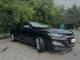 2020 Chevrolet Malibu IX Рестайлинг, чёрный, 2100000 рублей, вид 3