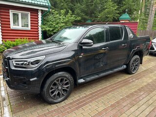 2022 Toyota Hilux VIII Рестайлинг 2, чёрный, 7000000 рублей, вид 4
