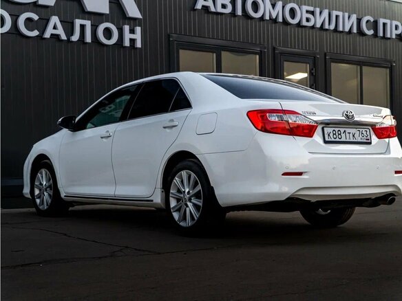 2013 Toyota Camry VII (XV50), белый - вид 4