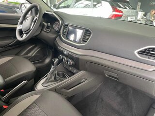 2026 Lada (ВАЗ) Vesta SW I Рестайлинг (NG), серебристый, 1885000 рублей, вид 4