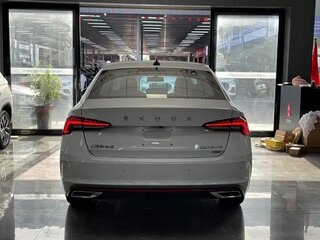 2023 Skoda Octavia IV (A8), белый, 2388008 рублей, вид 5