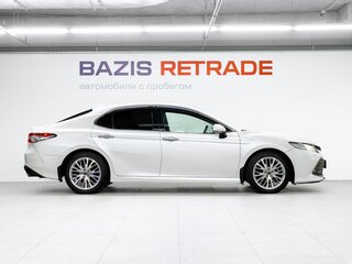 2019 Toyota Camry VIII (XV70), белый, 2999000 рублей, вид 4