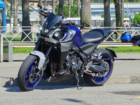 2022 Yamaha MT-09 (FZ-09), синий, 1050000 рублей, вид 1
