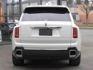 2024 Rolls-Royce Cullinan I Рестайлинг (Series II), белый, 57900000 рублей, вид 4