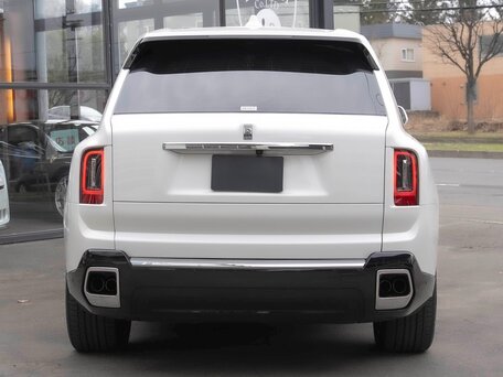 2024 Rolls-Royce Cullinan I Рестайлинг (Series II), белый, 57900000 рублей, вид 4