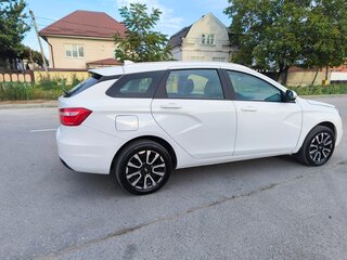 2017 Lada (ВАЗ) Vesta SW I, белый, 855000 рублей, вид 2