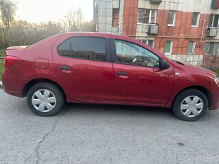 2017 Renault Logan II, красный, 400000 рублей, вид 3