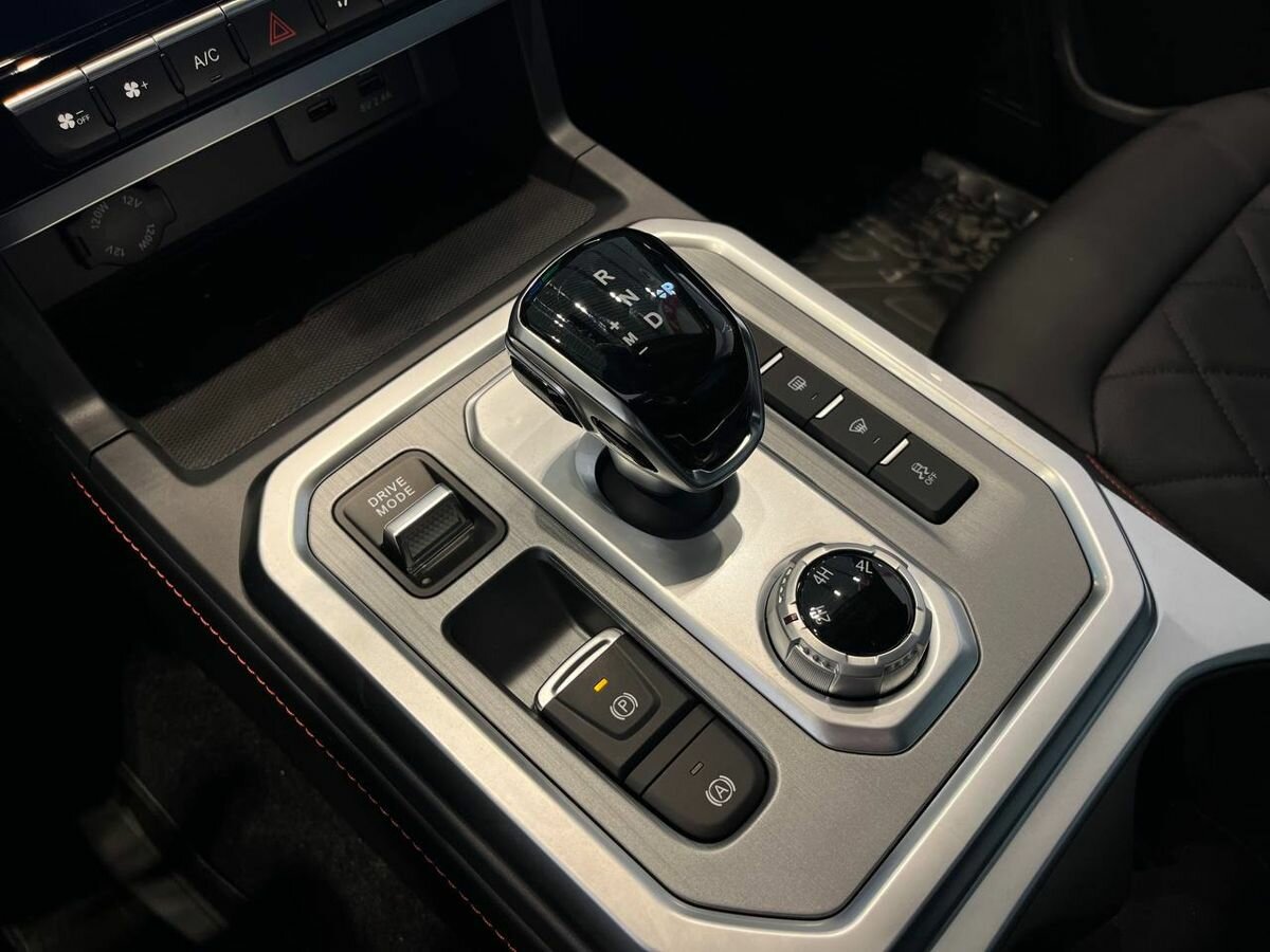 Открыть фотографии: JAC T9