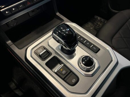 JAC T9