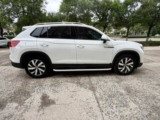 2023 Volkswagen Tayron I Рестайлинг, белый, 2040007 рублей, вид 4