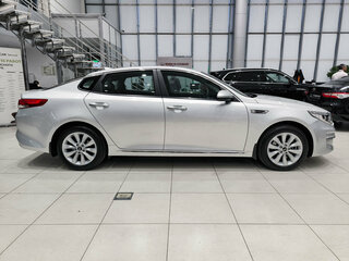 2017 Kia Optima IV, серебристый, 1680000 рублей, вид 4