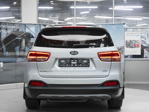 2017 Kia Sorento III Prime, серебристый, 2399000 рублей - вид 4