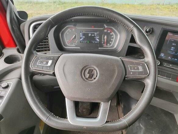 2024 Shacman (Shaanxi) SX3318, красный, 4743000 рублей - вид 6