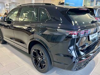 2026 Volkswagen Tiguan L Pro III (China Market), чёрный, 5595000 рублей, вид 2