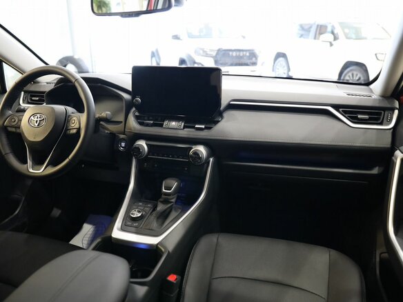 2025 Toyota RAV4 V (XA50), красный, 6150000 рублей - вид 10