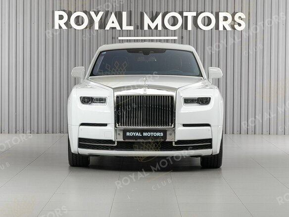 2019 Rolls-Royce Phantom VIII (Series I), белый, 34800000 рублей - вид 1