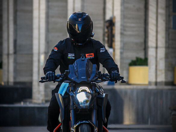 2015 KTM 1290 Super Duke R, чёрный, 650000 рублей - вид 5